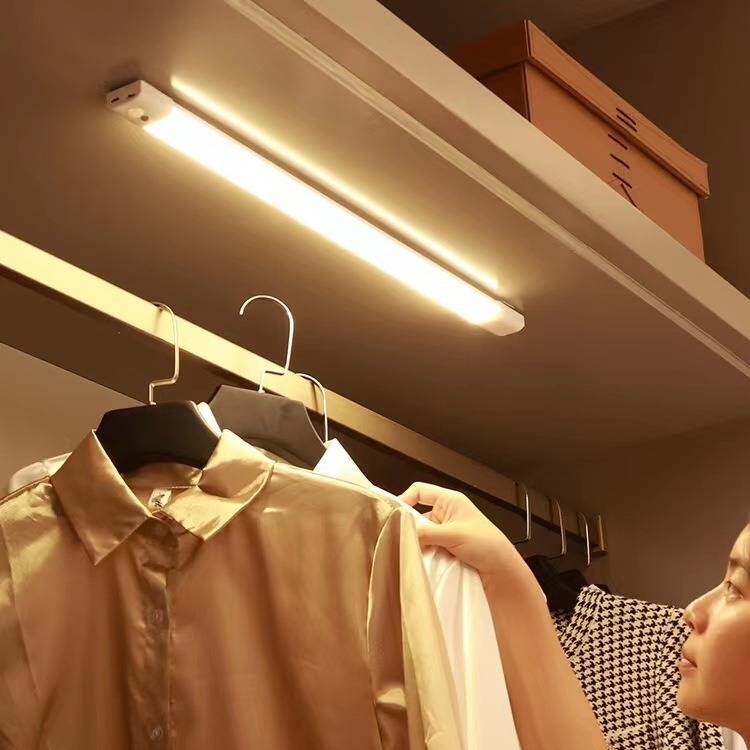 长条感应灯超薄台灯夜灯小夜灯人体感应灯衣柜橱柜宿舍led