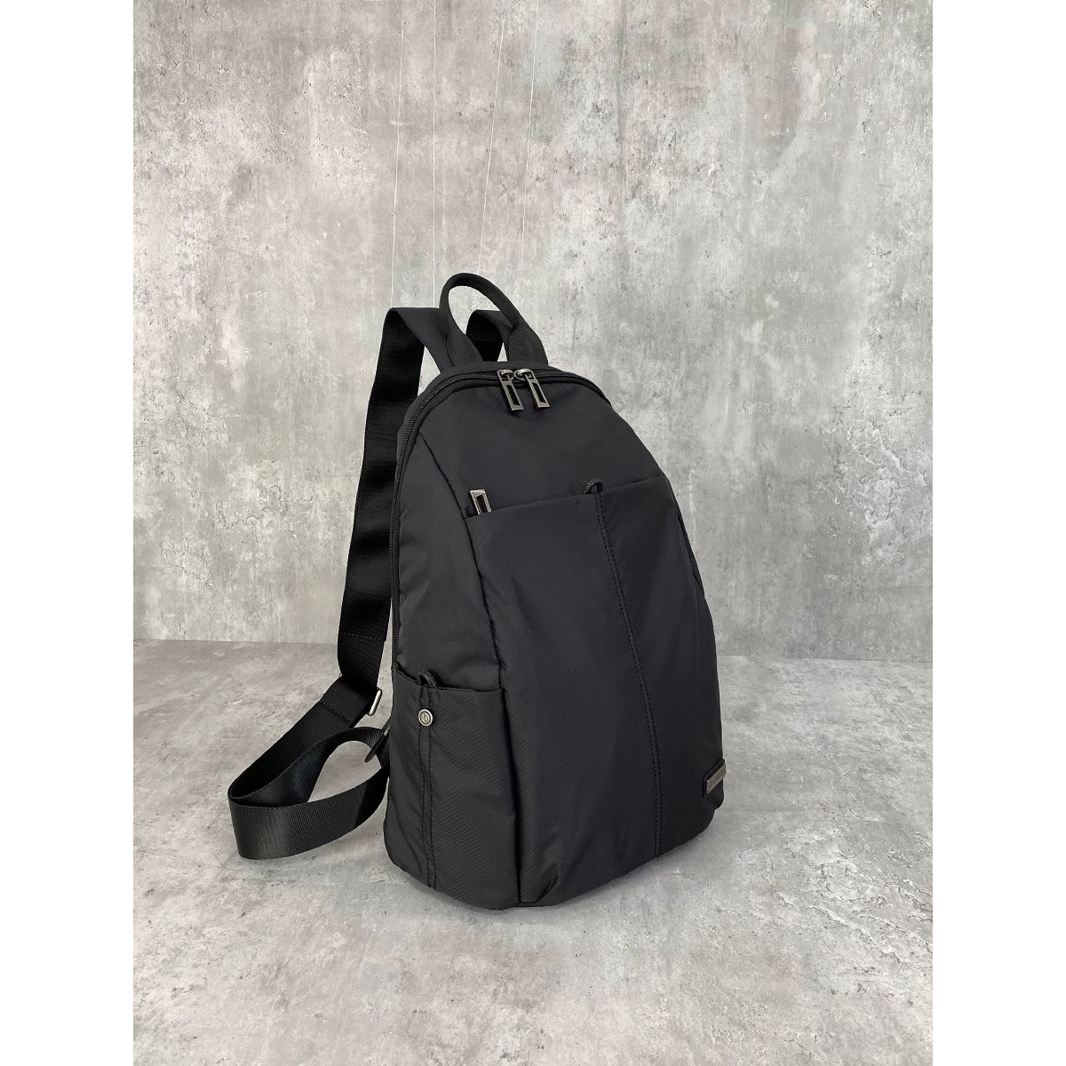 香港新款夏季男女旅行随身登山小包小学生书包小背包时尚双肩背包