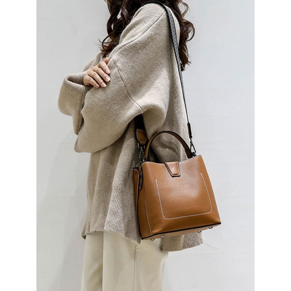 法国MKBM 女包真皮2025新款冬季大容量斜挎单肩包百搭手提水桶包