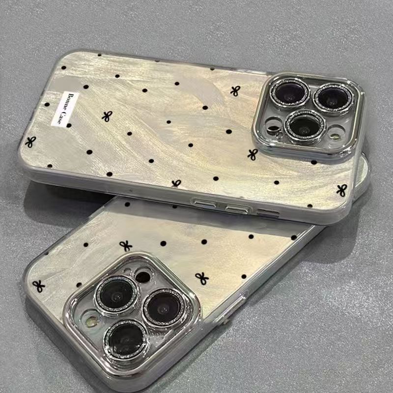 iPhone16promax黑色波点手机壳
