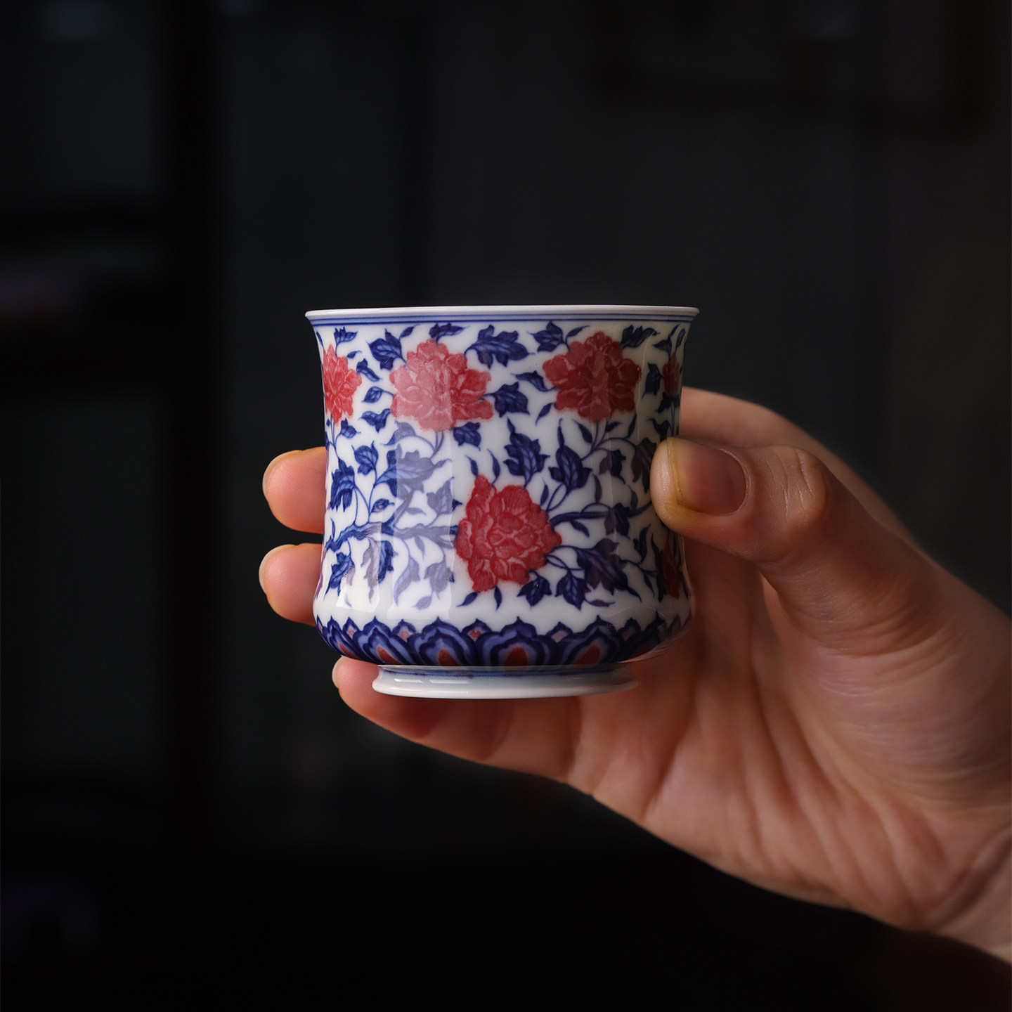 沐茗古韵青花釉里红折枝牡丹手握杯景德镇纯手工功夫茶具主人杯子