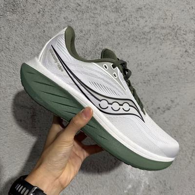 索康尼驭途18职业透气跑步鞋