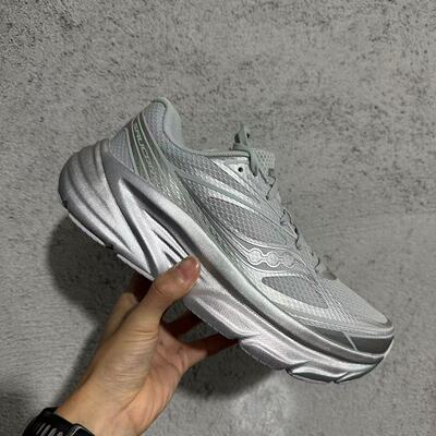 索康尼2K复古厚底缓震徒步跑鞋