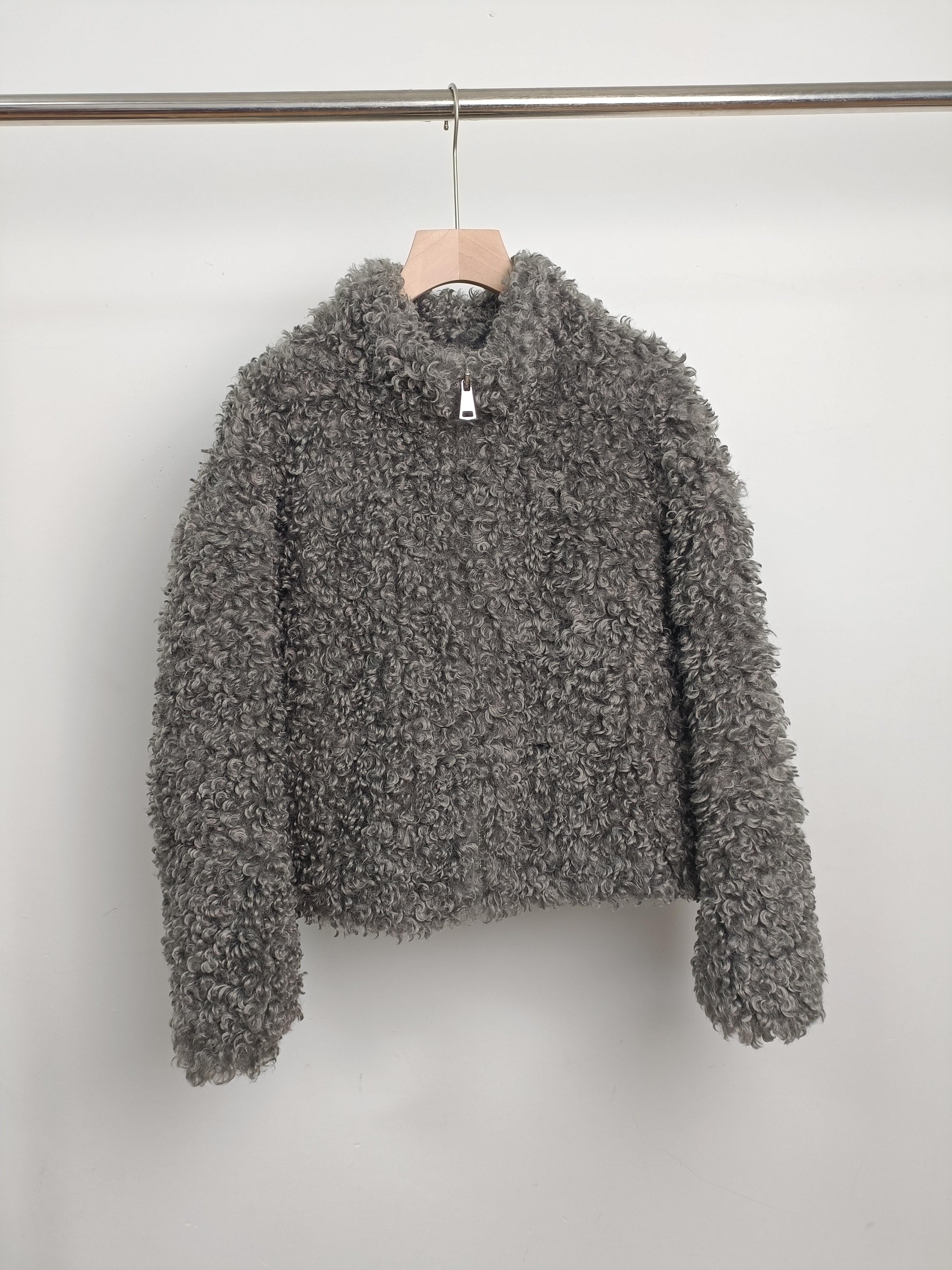 轻奢高级感仿皮草外套2025秋冬新款女装小个子仿羊羔毛皮毛一体