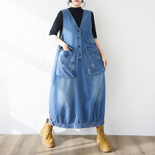 女装 大码 胖mm宽松显瘦遮肉口袋V领缇花牛仔背心连衣裙 新款 春夏季
