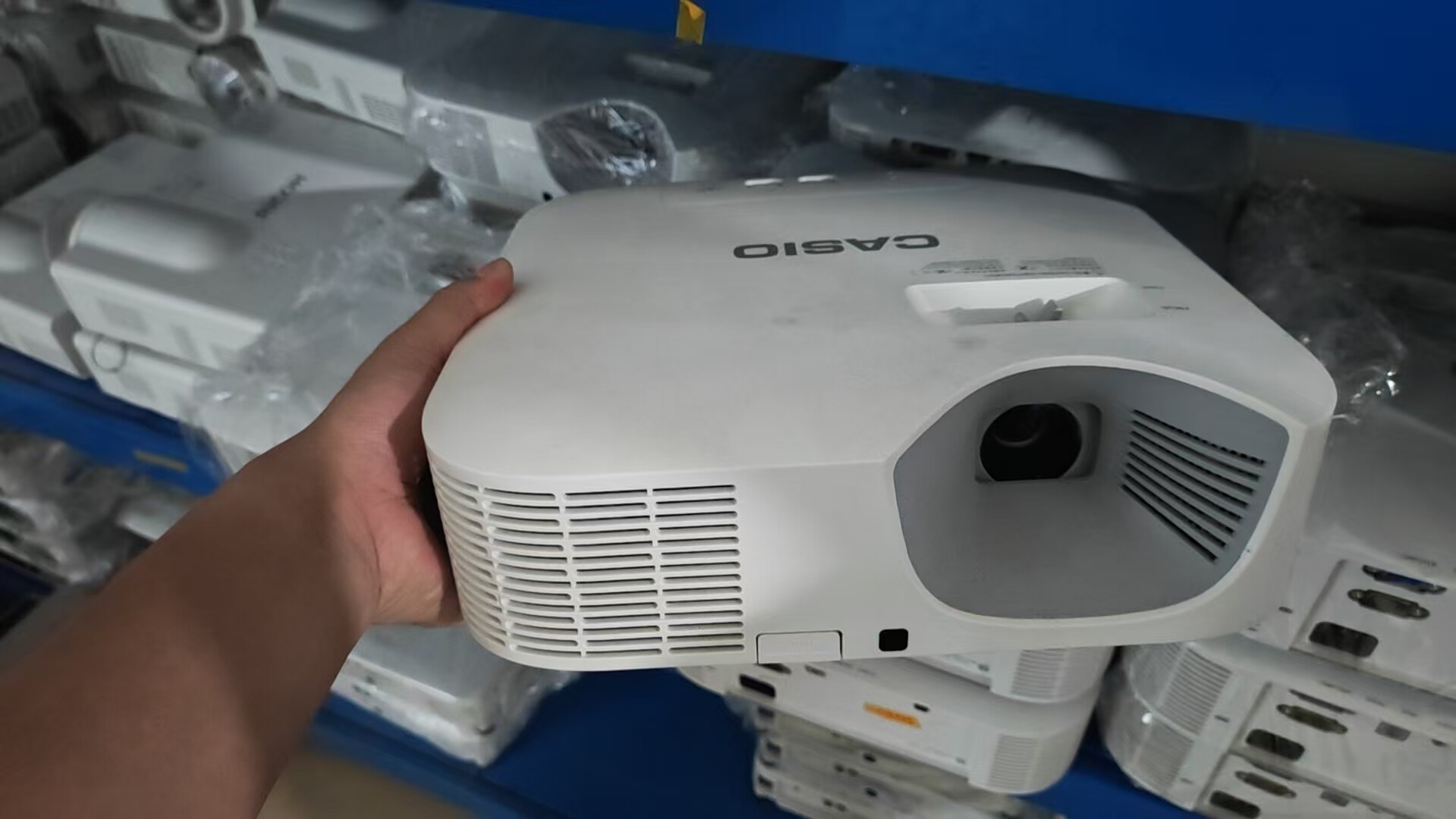 二手投影仪卡西欧V10x激光电视投影机白天室内直投家用办公DLP技术带HDMI高清输入高亮高清
