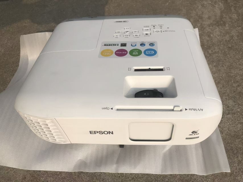 Epson/爱普生 cb-990u二手高清1080p投影仪家用教学办公商务投影机白天直投真实流明特价清仓包邮