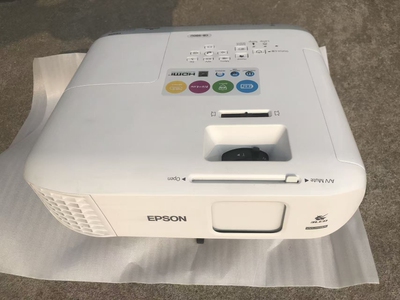 Epson/爱普生990u二手高清1080p投影仪家用教学办公商务投影机白天直投真实流明特价清仓包邮大屏幕色彩好