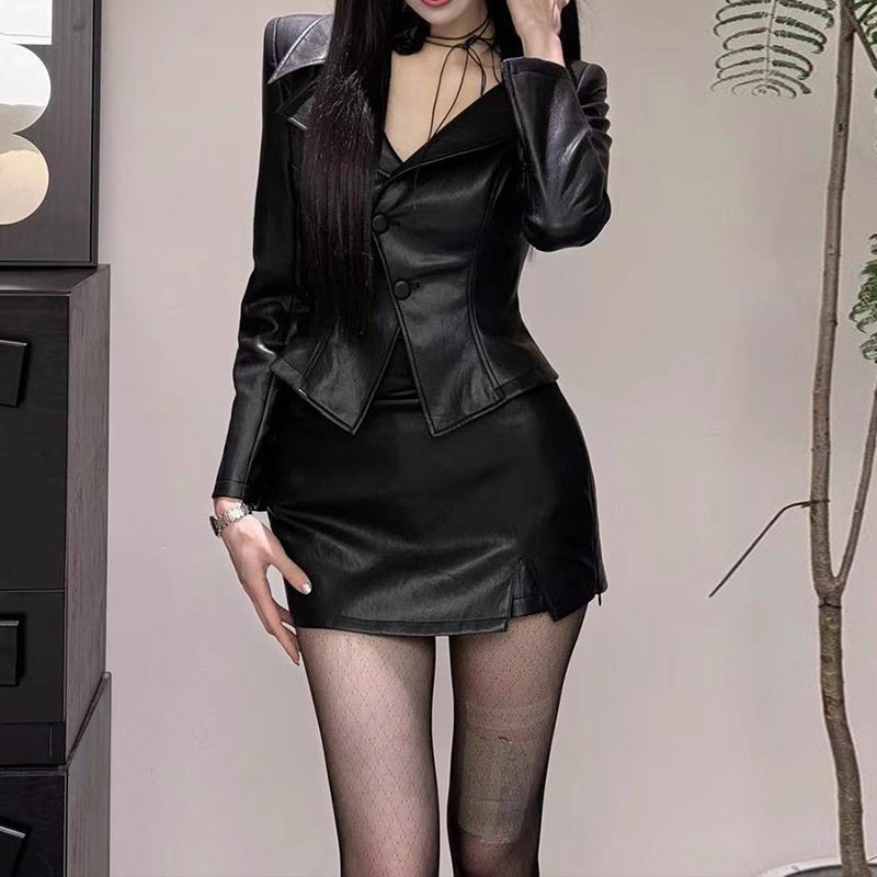修身短款皮外套高腰包臀裙两件套