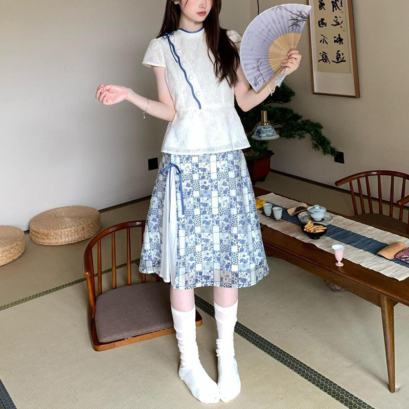 花瓣上衣格纹拼接不规则半身裙