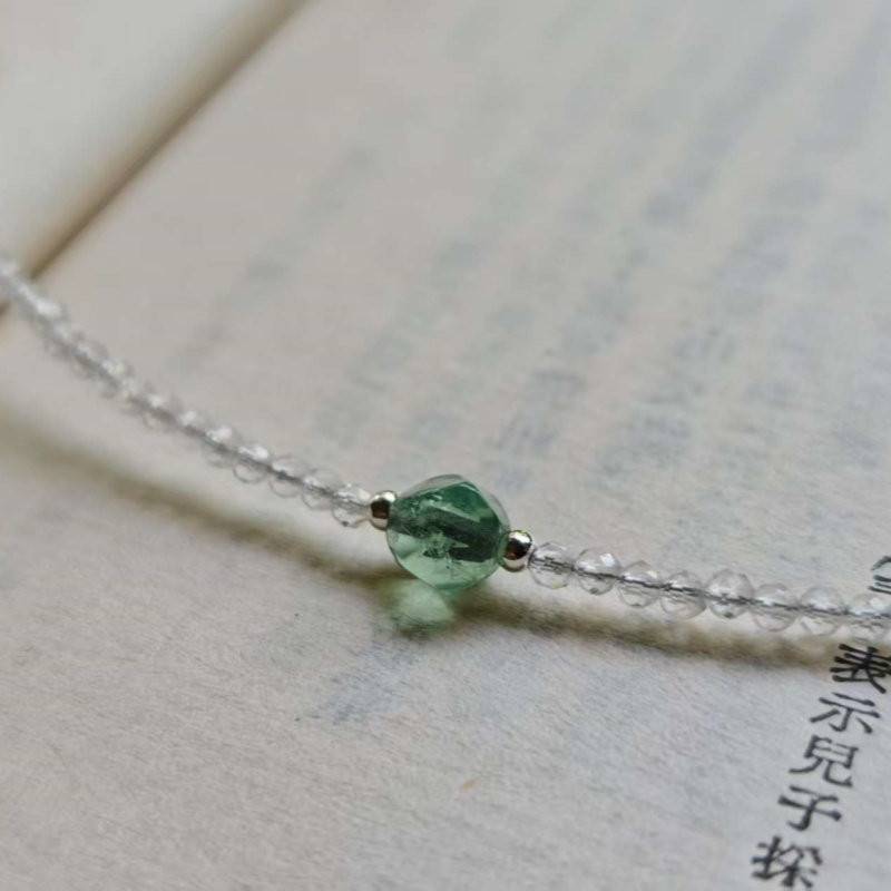 喵家 超细2mm切面天然粉晶绿萤石项链锁骨链 S925纯银扣