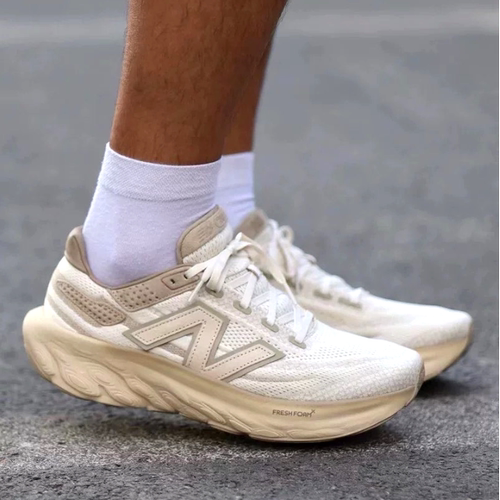 NB1080浅米色百搭复古休闲跑步鞋