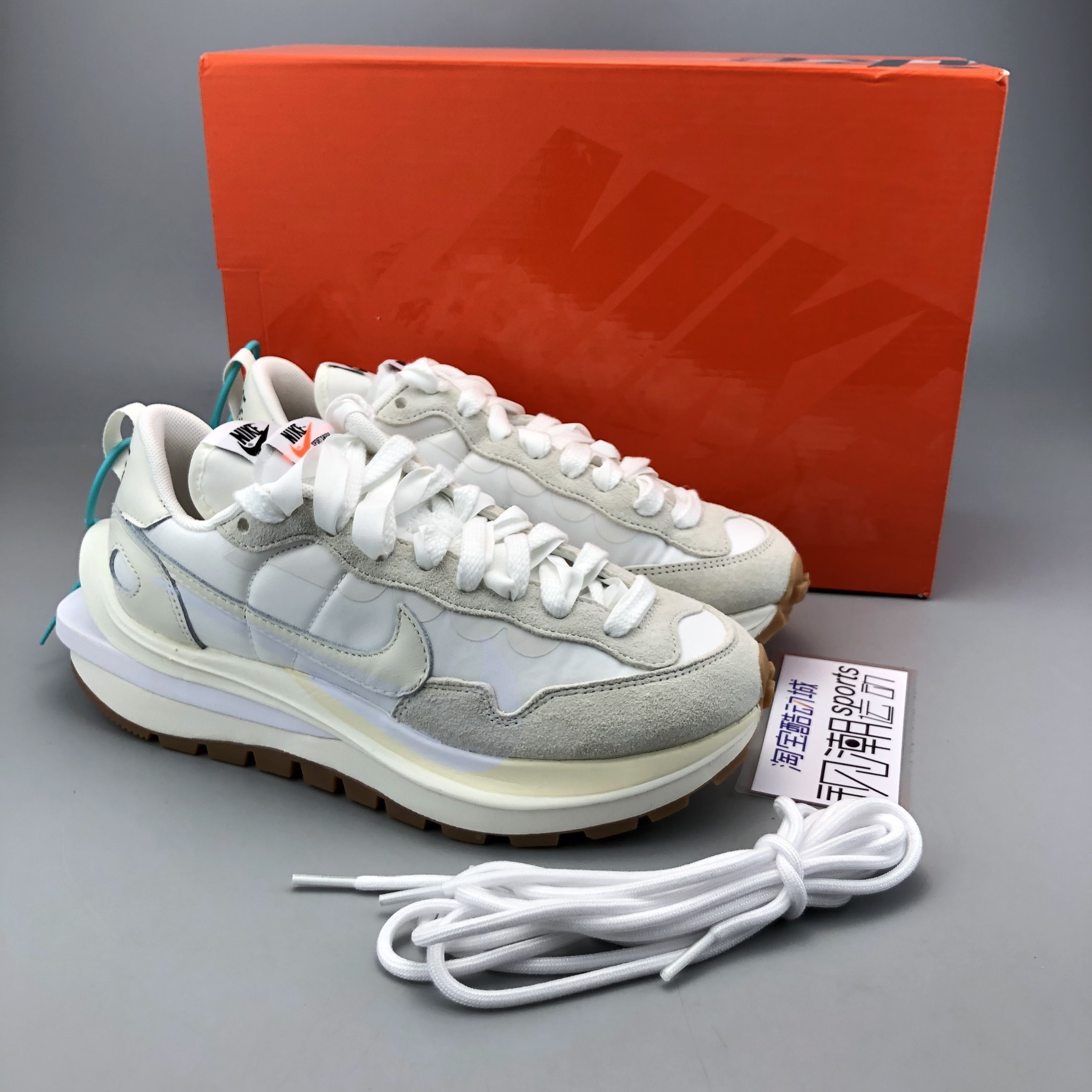 nike耐克vaporwaffle sacai联名米白男女白帆解构跑鞋 dd1875-100