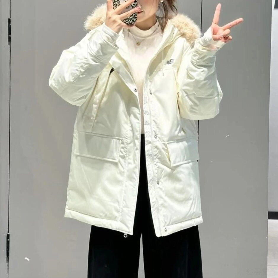 NB白色女户外防风保暖派克羽绒服