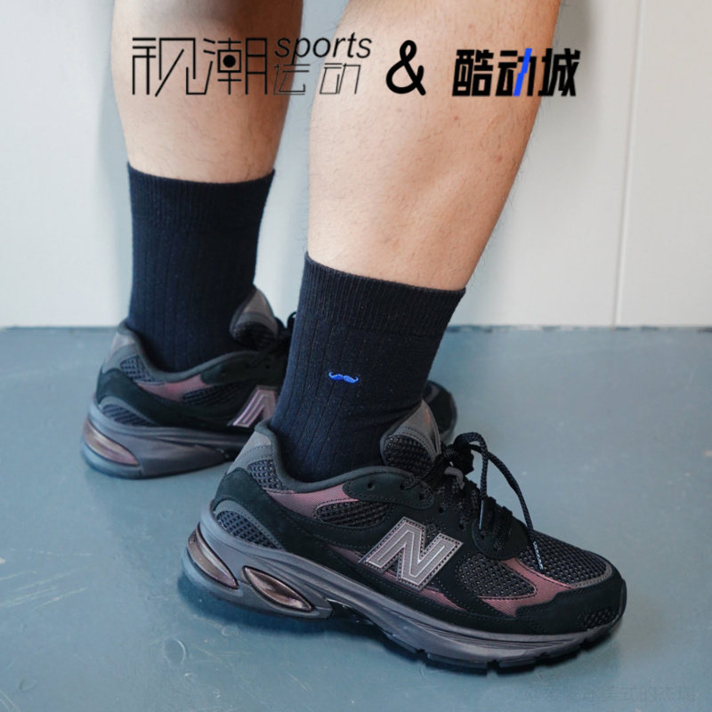 NB2010黑色柔软轻便透气百搭跑鞋