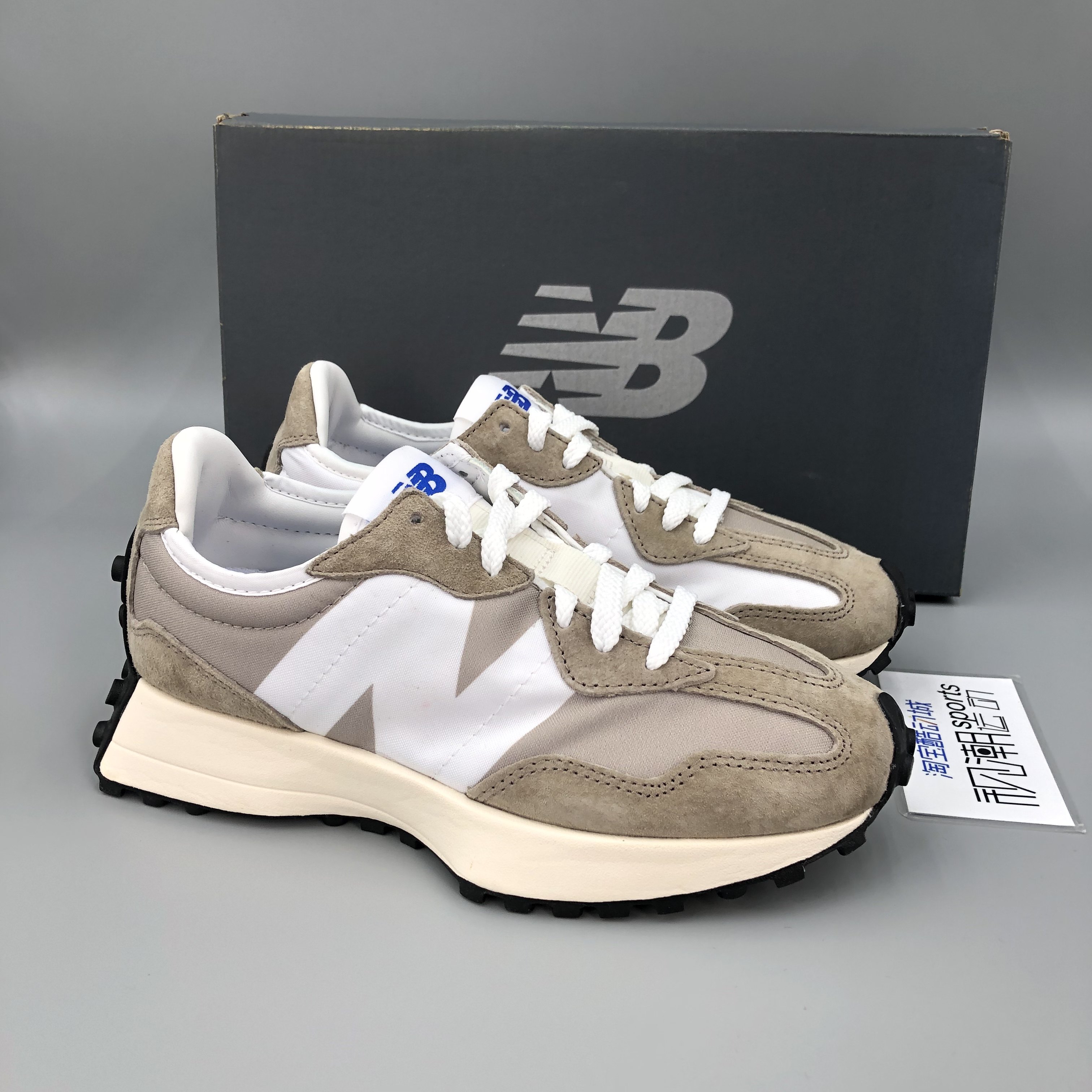 New Balance NB327ϵ��ǳ����Ů͸�����������ϵ��ܲ�Ь MS327LH1 315.1Ԫ