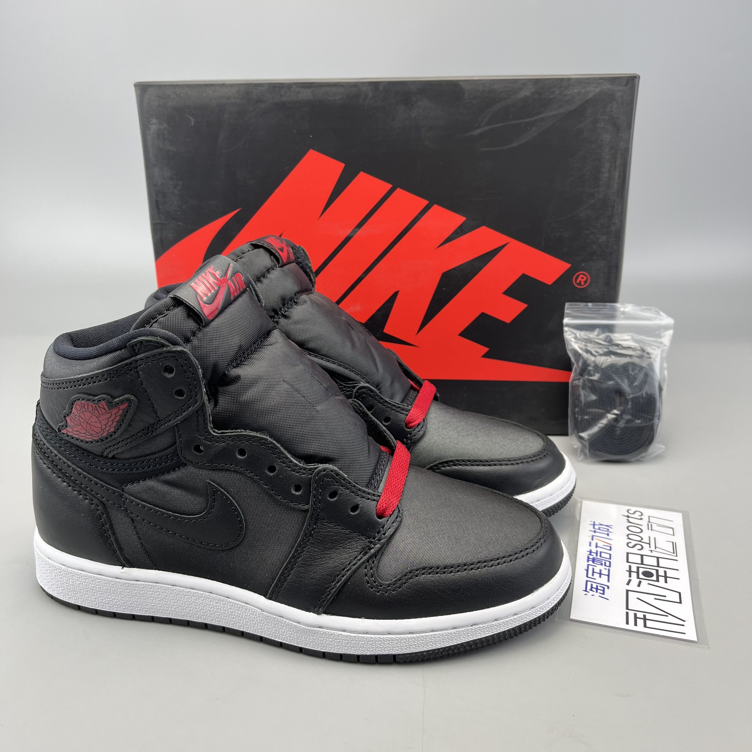 Air Jordan 1 AJ1黑红丝绸男女复古高帮运动休闲篮球鞋575441-060