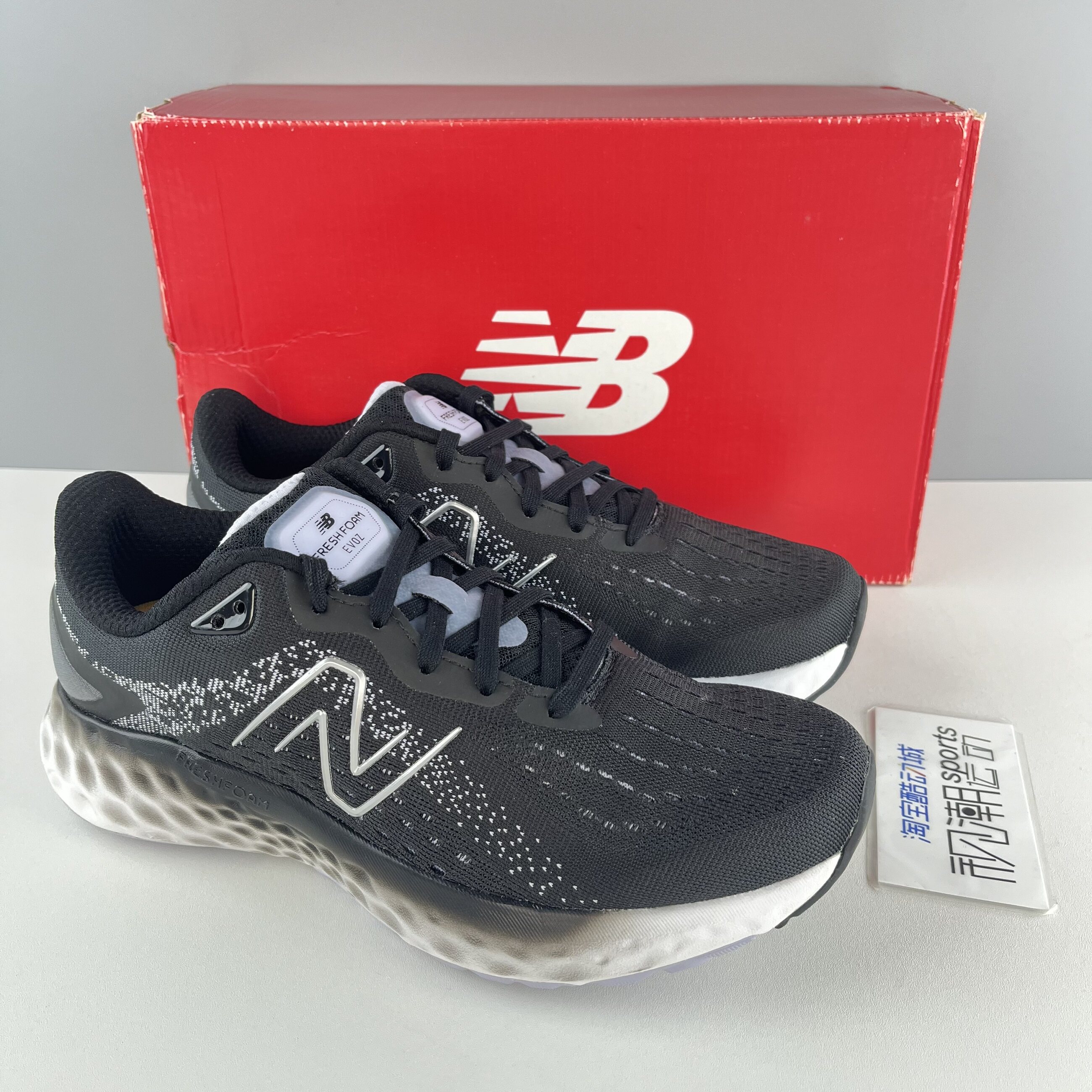 NewBalance NB Fresh FoamV2黑白女子网面舒适休闲跑步鞋WEVOZLK2