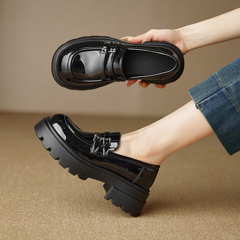 2025英伦风厚底乐福鞋女款百搭鞋子黑色小皮鞋通勤粗跟单鞋