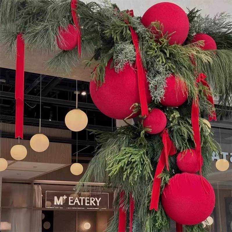 圣诞红丝绒球新年元旦节装饰挂件打卡店铺门橱窗网红陈列造景布置