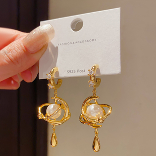 高级感轻奢珍珠水滴耳环女金色不规则几何设计感小众夸张耳坠耳饰
