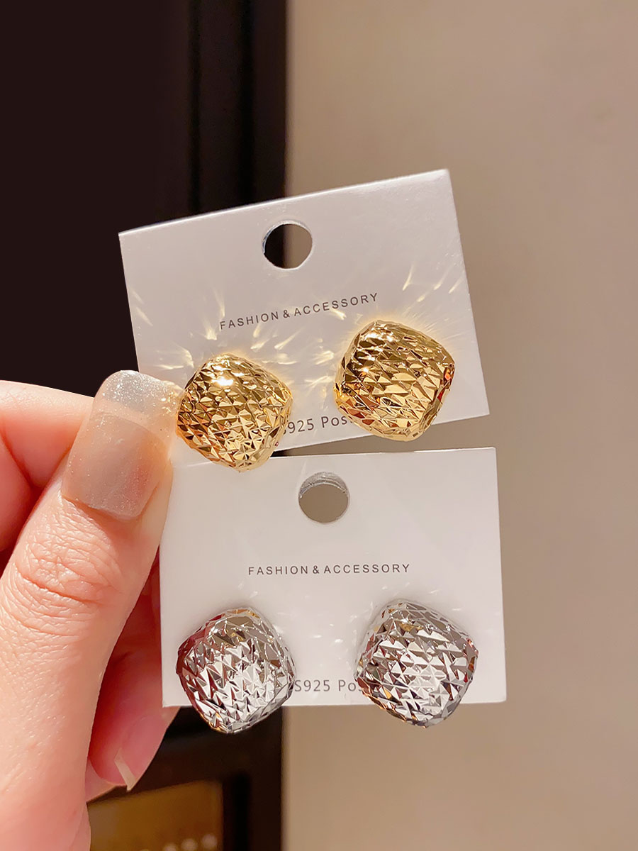 高级感冷淡风方形菱形纹理耳钉