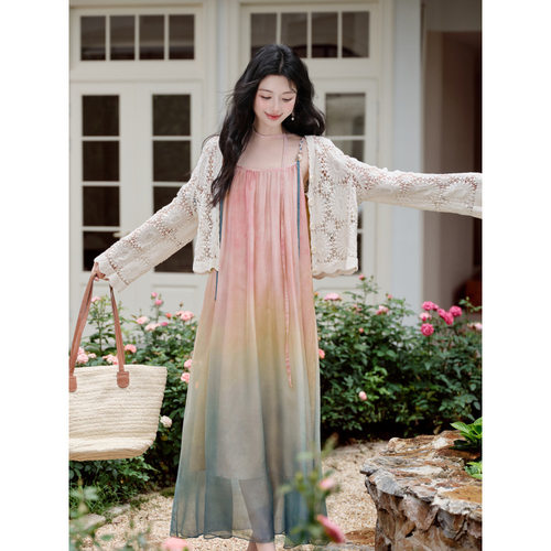 2025超好看粉色渐变吊带连衣裙夏日绝美小裙子海边度假沙滩长裙仙