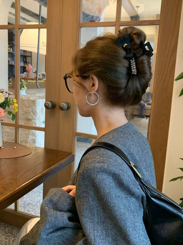 韩国复古金标蝴蝶结发夹2026新款气质法式轻奢水钻盘发鲨鱼夹抓夹