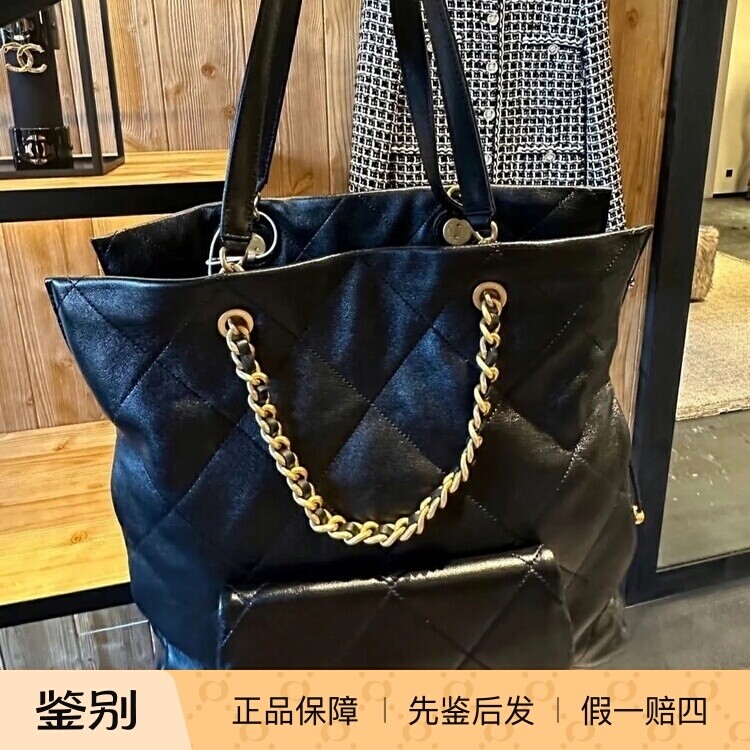 香奈儿羊皮菱格纹单肩购物手袋