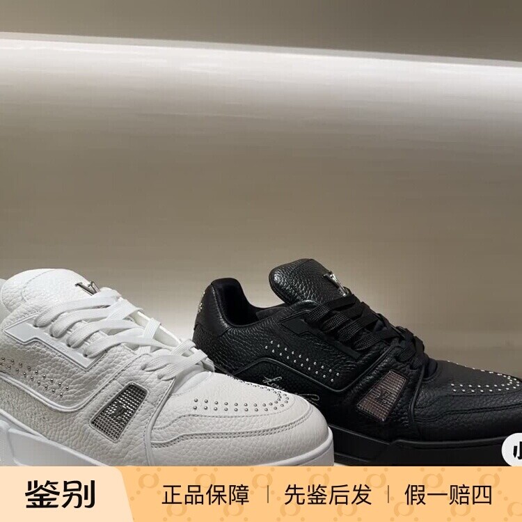 新款 奢店代购 2025 LV/路易威登 TRAINER 铆钉牛皮运动鞋 1ADDCB
