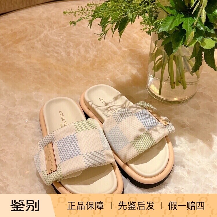 新款奢店2024 LV/路易威登 POOL PILLOW COMFORT 平底凉拖 1ACTWM