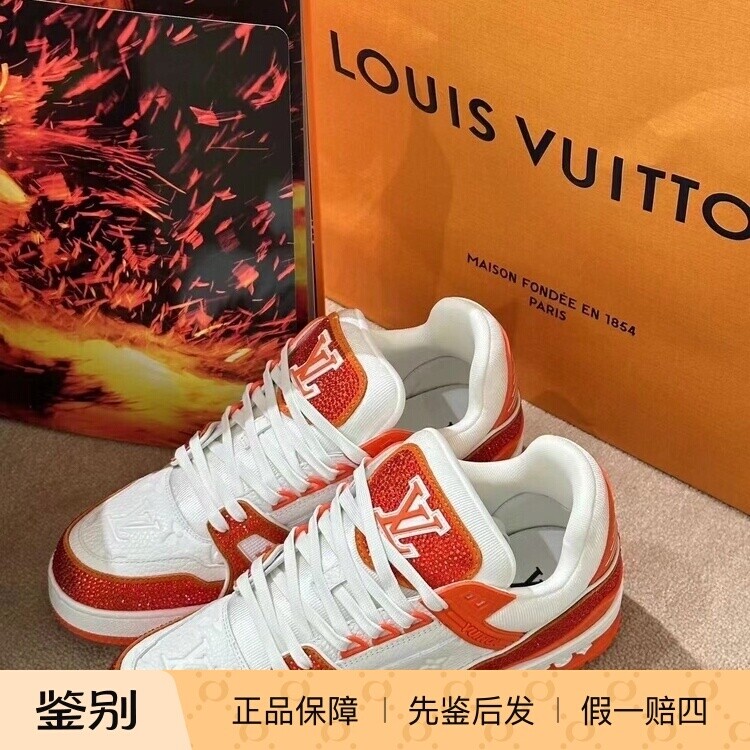 新款 奢店代购 2024 LV/路易威登 TRAINER 情侣镶钻运动鞋 1ACVXP