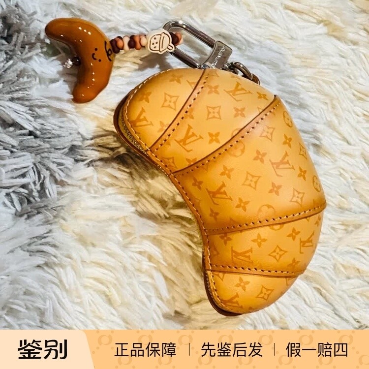 新款奢店代购 2024 LV/路易威登 CROISSANT牛角包饰钥匙扣 M01858