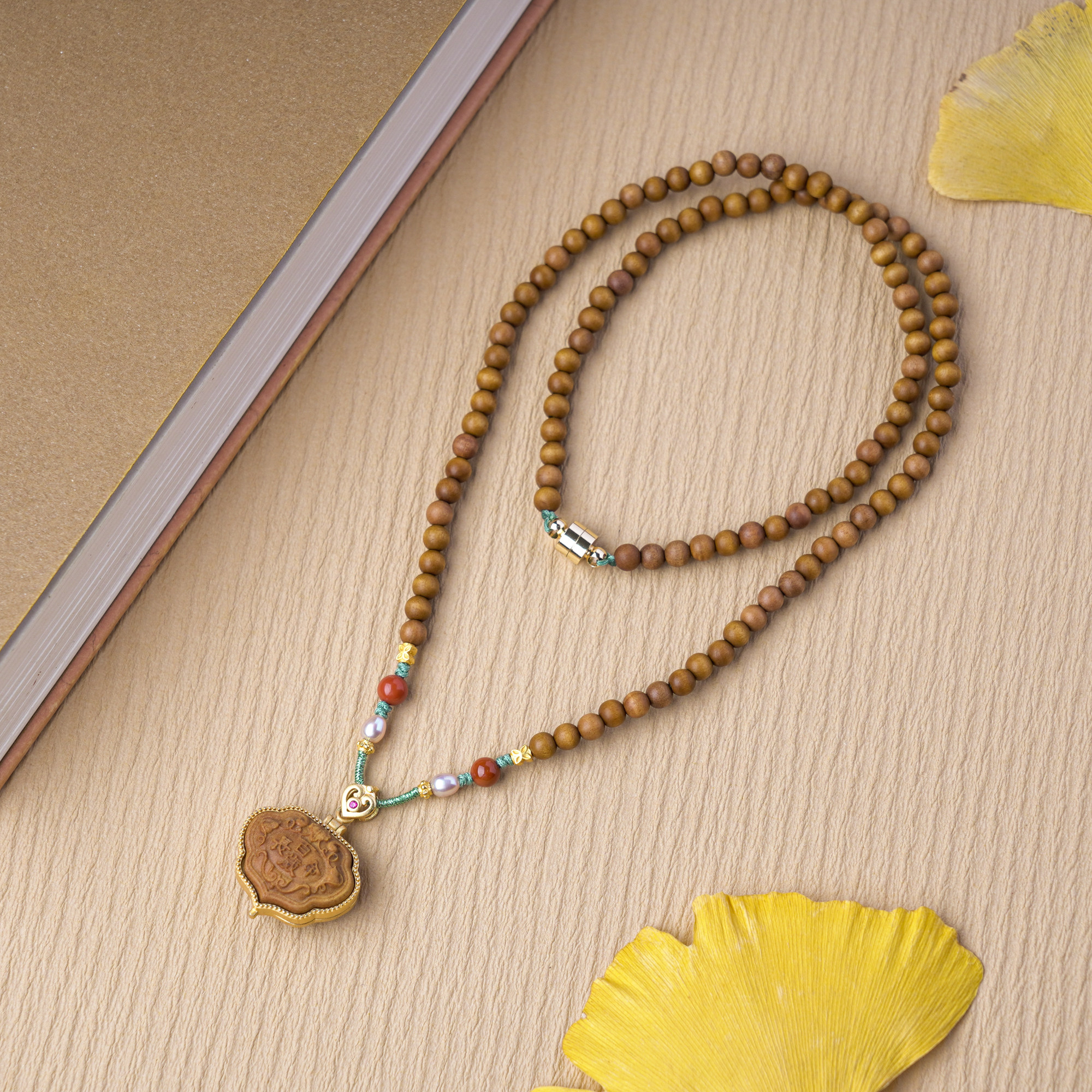 老山檀香4mm百岁锁吊坠
