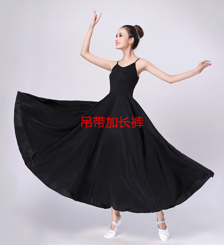 拍摄黑色吊带大裙摆演出服新款