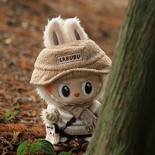 POPMART泡泡玛特THE MONSTERS DRESS BE LATTE拿铁搪胶毛绒公仔