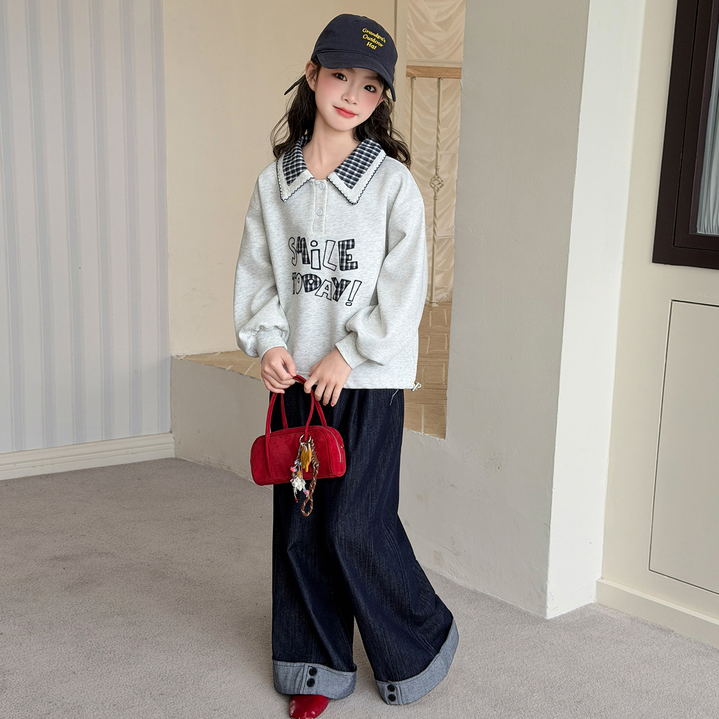 超洋气女童春款2026儿童春季宽松韩版翻领绣花卫衣牛仔裤两件套