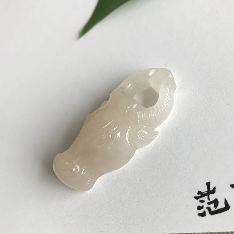 天然和田玉青海料藕粉牛头吊坠男女款玉石玉坠挂件玉佩毛衣链