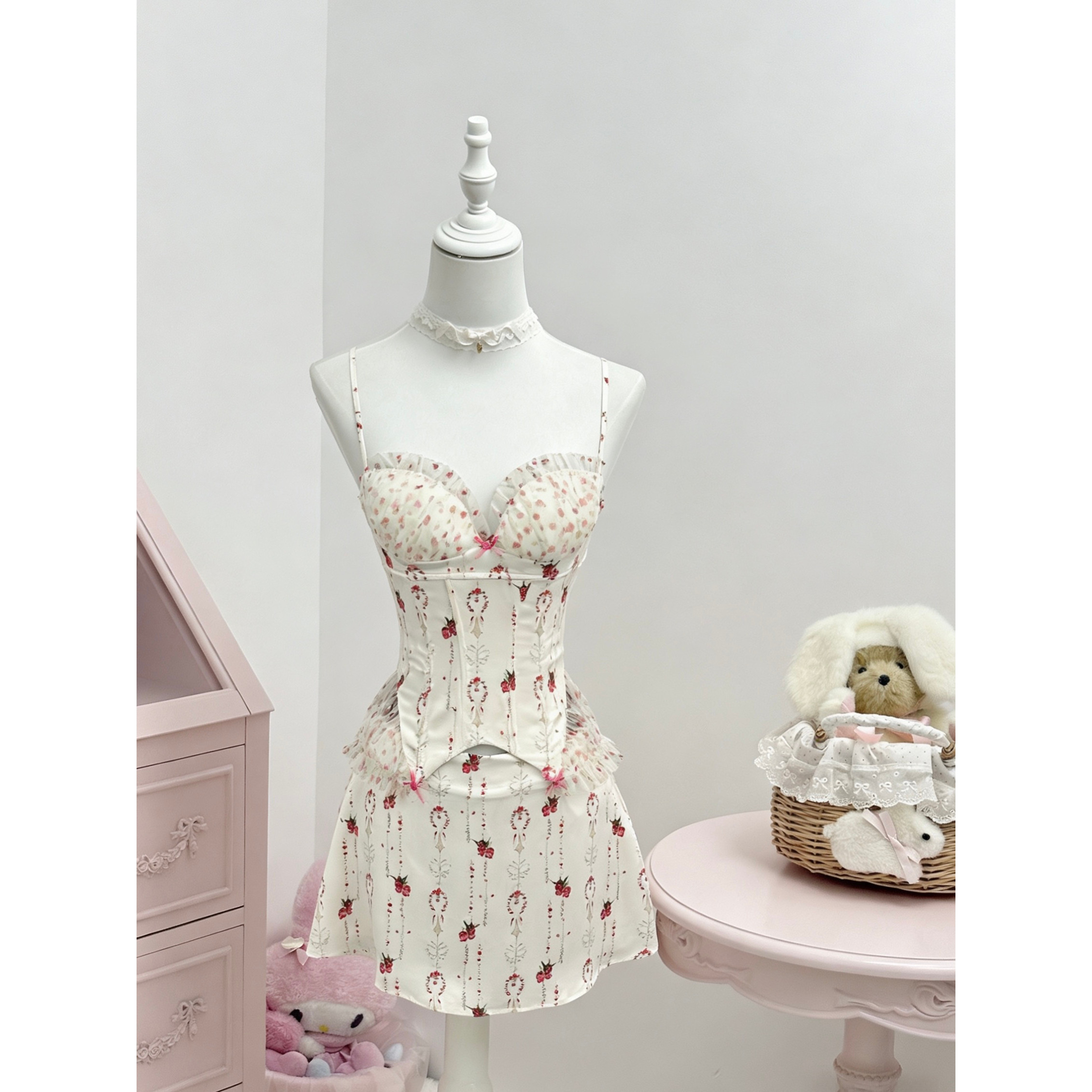 实拍夏新款娇贵miu玫瑰碎花上衣+半裙性感套装两件套