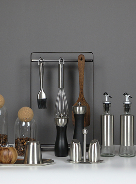 样板房厨房厨具摆件组合软装饰品不锈钢锅具砧板花艺套装道具轻奢