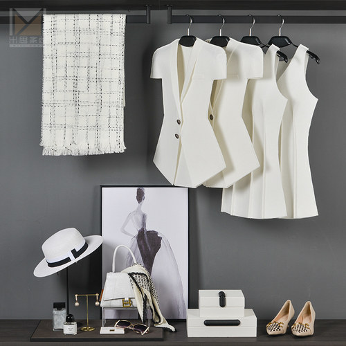 极简衣帽间饰品样板间毛毡衣服道具软装全屋定制衣柜展厅陈列摆件