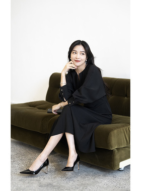 大象和长颈鹿 简约舒适 优雅 蝙蝠袖 黑色圆领 长袖连衣裙 304204