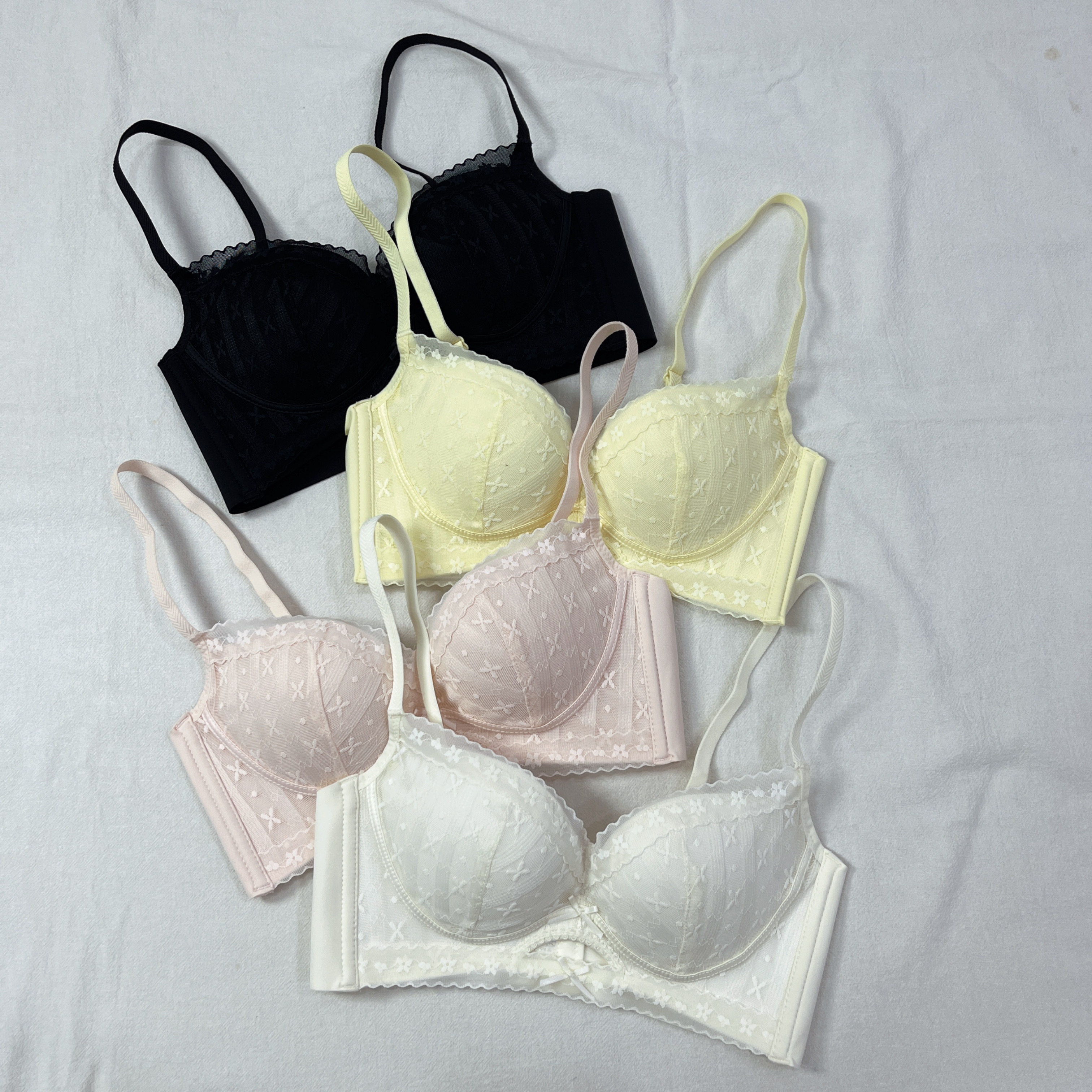 无钢圈小胸薄款AB杯内衣女3D立体聚拢上托调整型无痕收副乳文胸罩