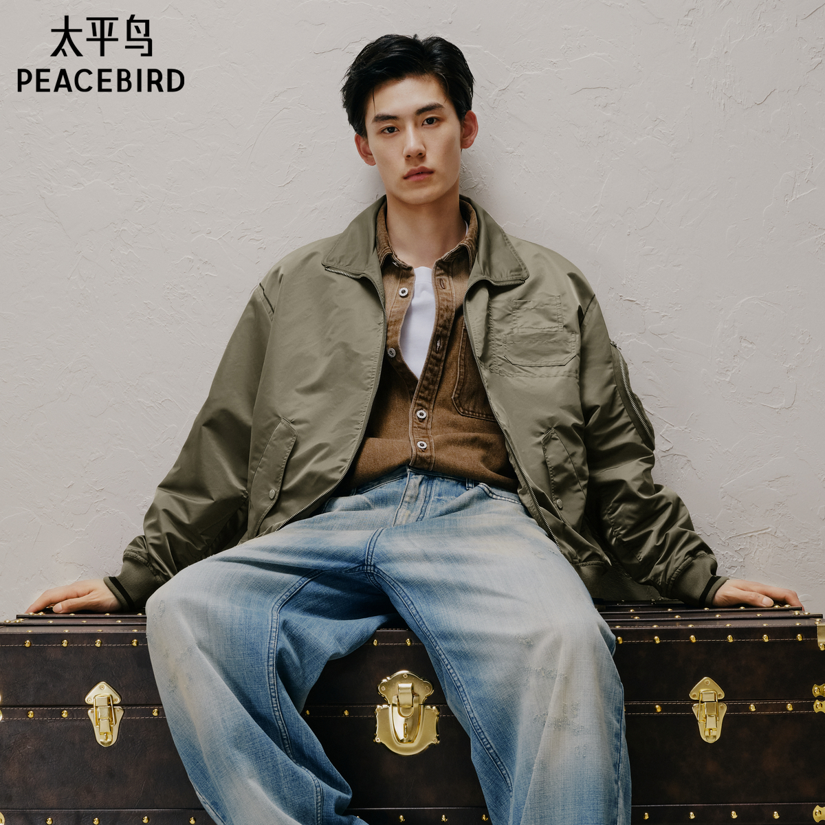 太平鸟男装复古飞行员夹克