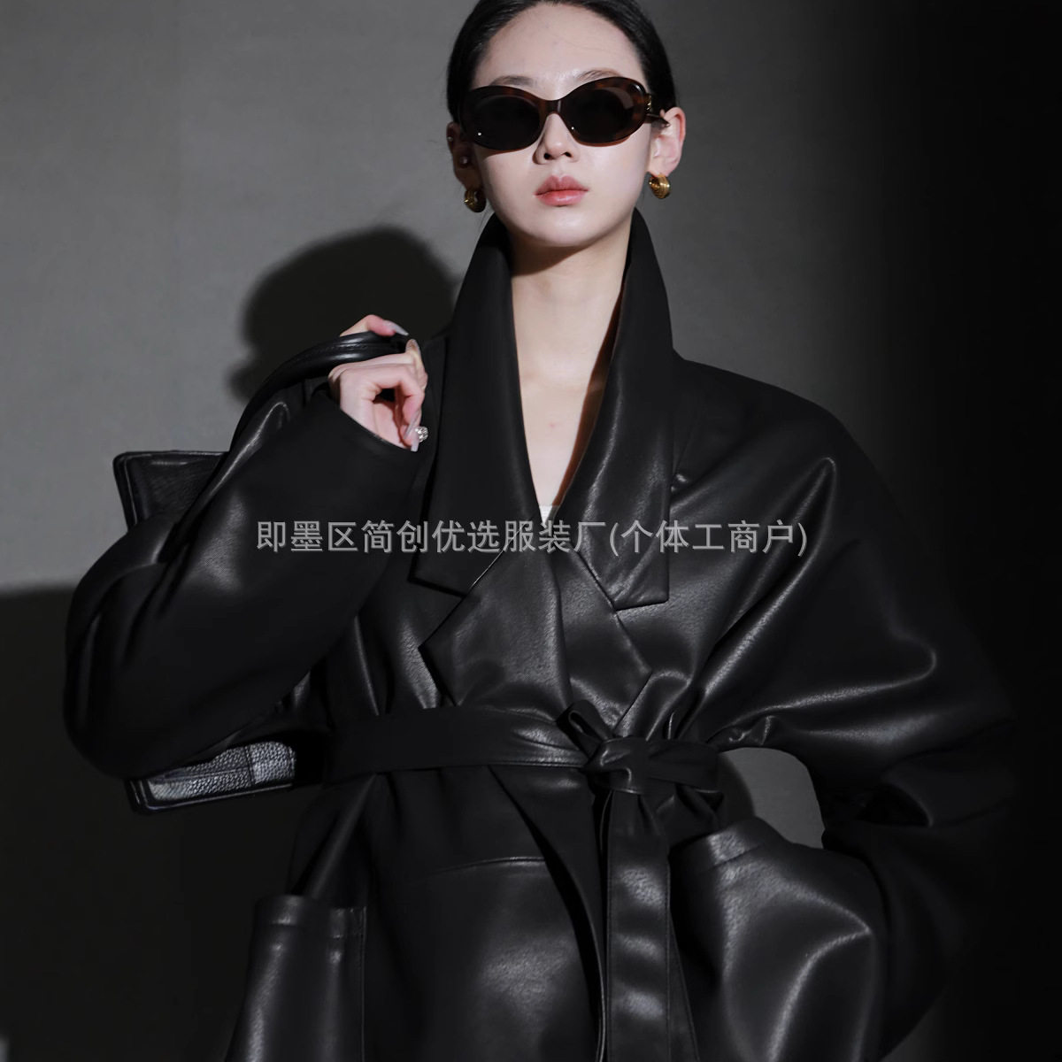 今年流行特惠西装领真皮皮衣女春秋新款时尚宽松大口袋腰带短款,女装/女士精品,皮衣,淘宝优惠券,粉丝福利购,淘宝优惠卷