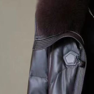 今年流行特惠新款 宽松保暖狐狸毛大毛领真皮羽绒服外套女25105