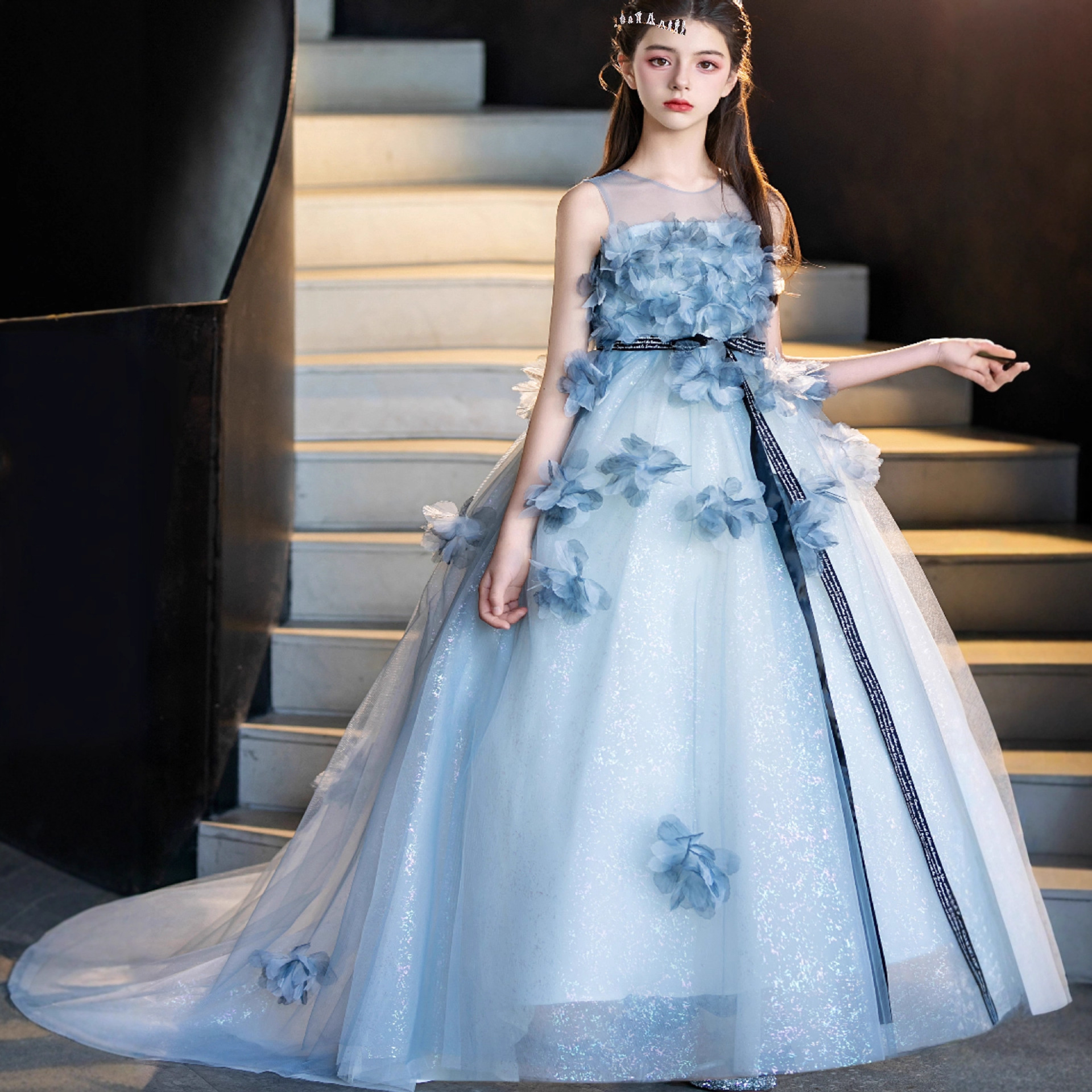 女童晚礼服拖尾洋气高端公主裙2025款T台模特主持人走秀钢琴演出