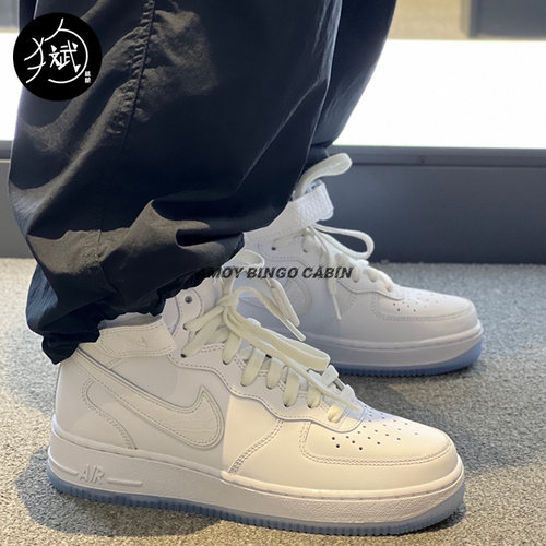 NikeAirForce1女子中帮空军板鞋