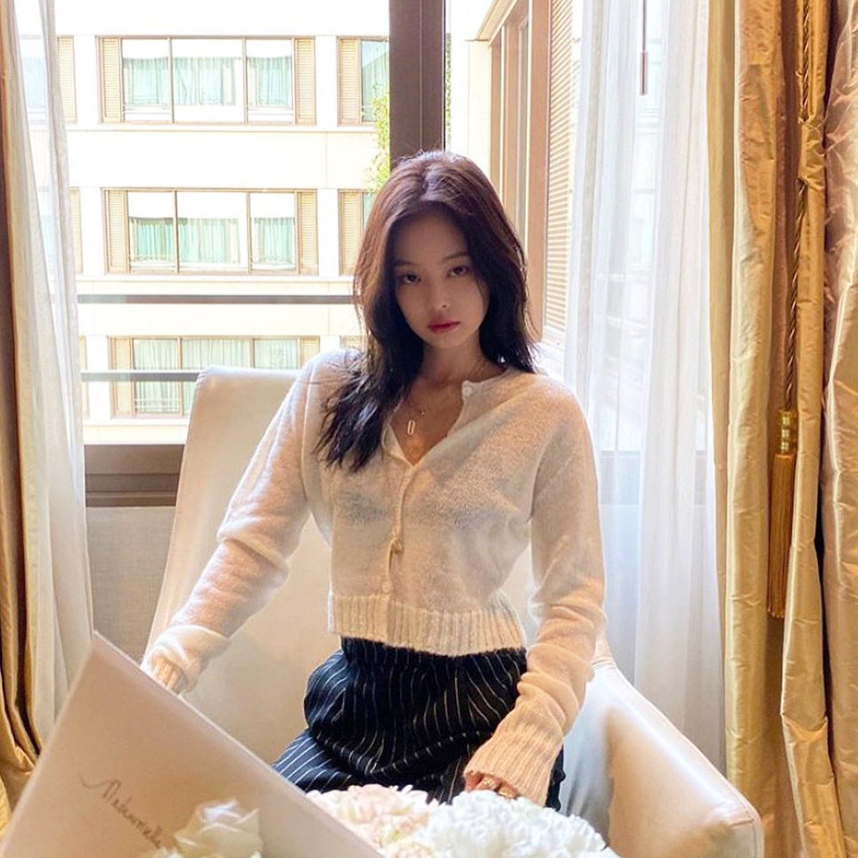 2021春季新款jennie金智妮rose同款v领薄款针织衫短款开衫上衣女