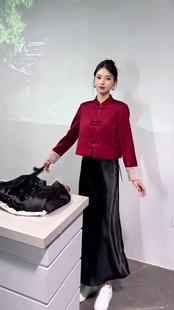 2025新款春装新中式女装今年流行的爆款时尚洋气独特漂亮红色外套